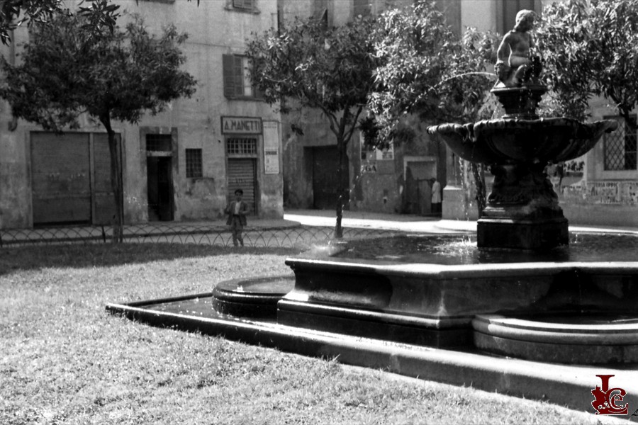 Piazza Guerrazzi - la vasca con putto - 1936