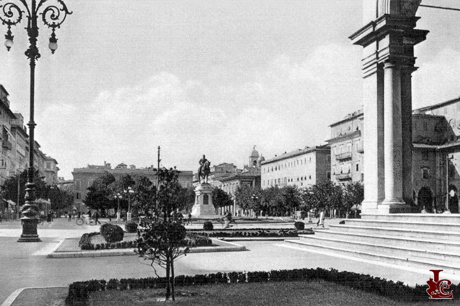 Piazza Vittorio Emanuele - 1933
