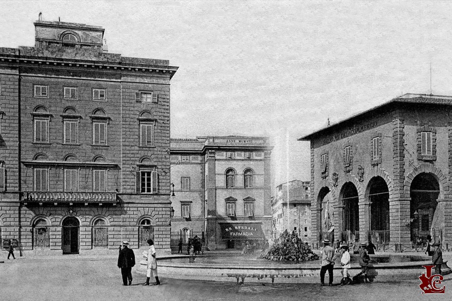 Piazza Vittorio Emanuele - Palazzo Pretorio - Farmacia e Palazzo del Commercio - 1915