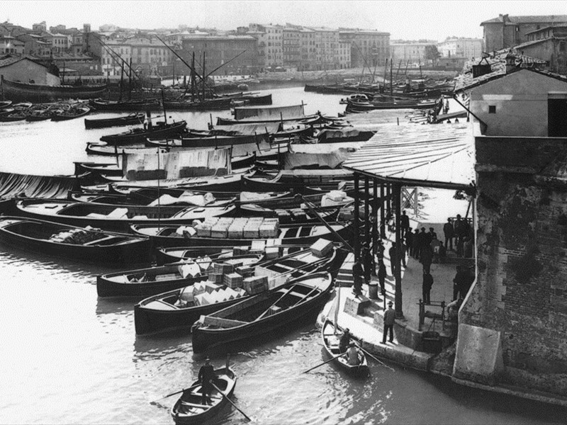 Darsena Vecchia - La Dogana in punta del molo - 1910