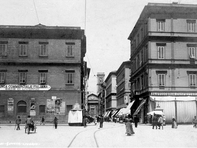 Piazza Cavour e via Cairoli - 1910