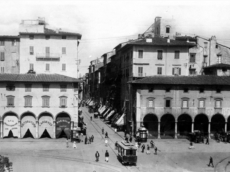 Piazza e via Vittorio Emanuele - 1920