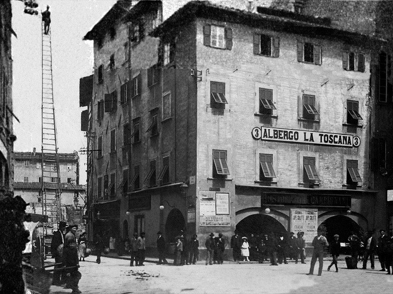 Via Greca e piazza Colonnella - 1910